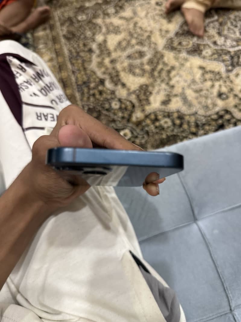 Apple iPhone 13 1