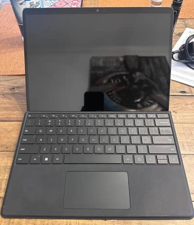 PRO 8 Microsoft Surface 16GB/256GB Touch Screen display