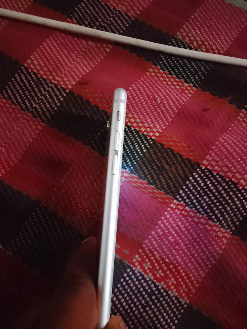 Apple iPhone 6S 3