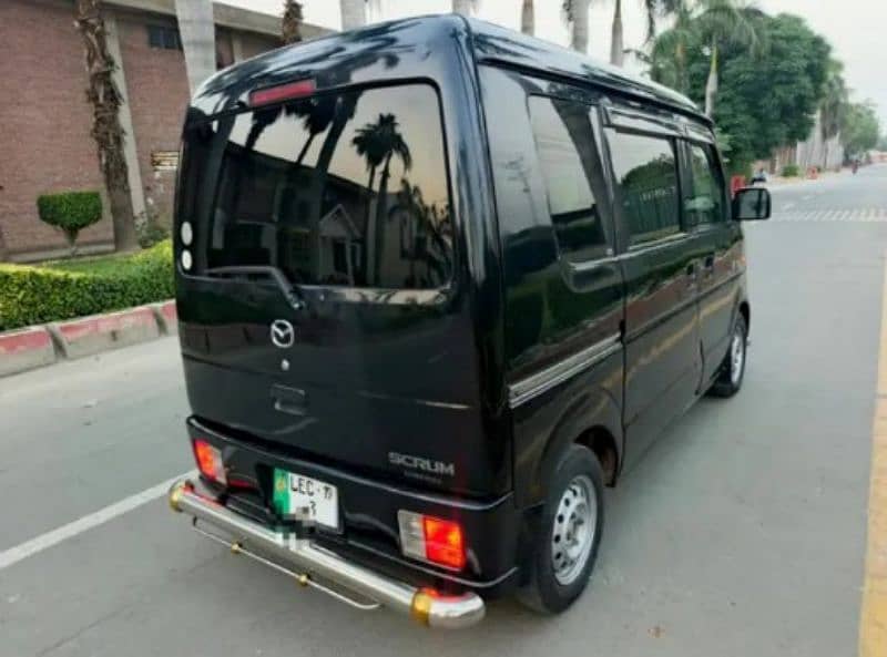 ہر قسم کی گاڑی ڈرائیور کے ساتھ مناسب کرایے پر حاصل کریں 0333/86/64/256 2