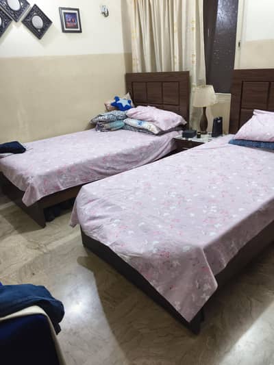 2 single beds