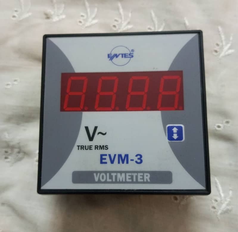 Digital Voltmeter 0