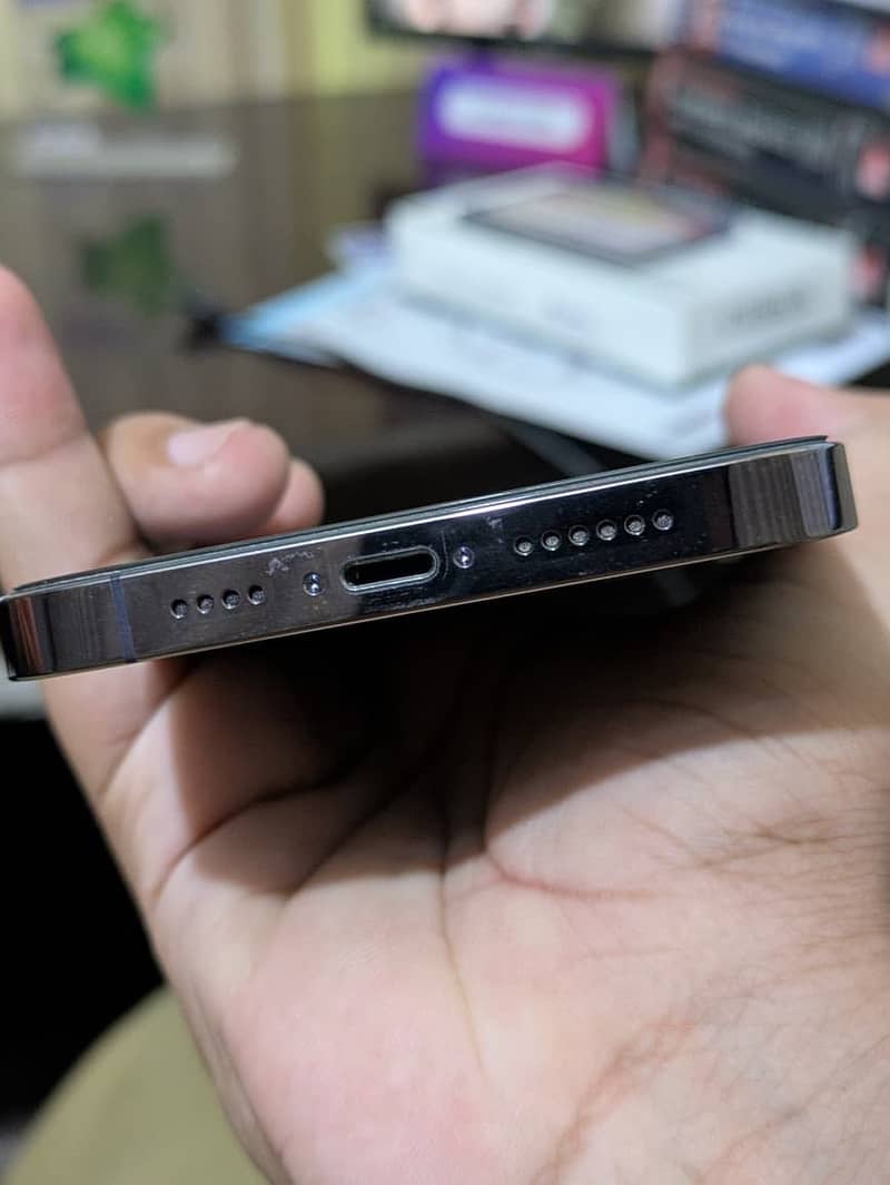 Apple iPhone 14 Pro Max 1