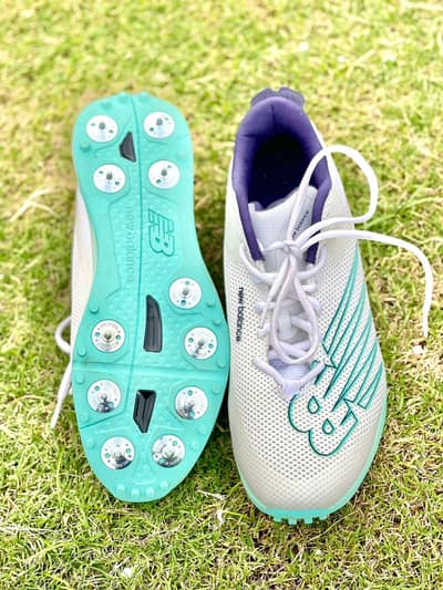 New Balance Spikes
