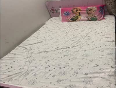 single bed  Slightly used mattress for sale