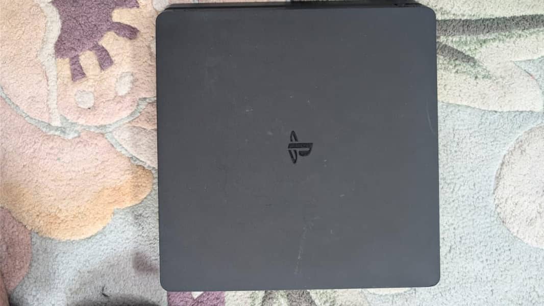 PS4 Slim 1