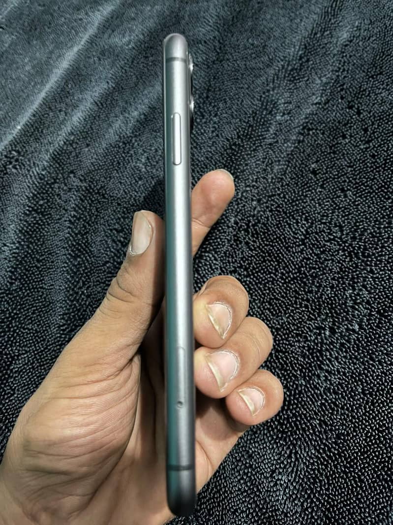 Apple iPhone 11 5