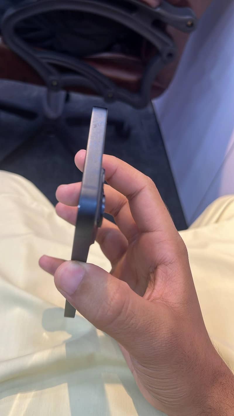 Apple iPhone 13 1