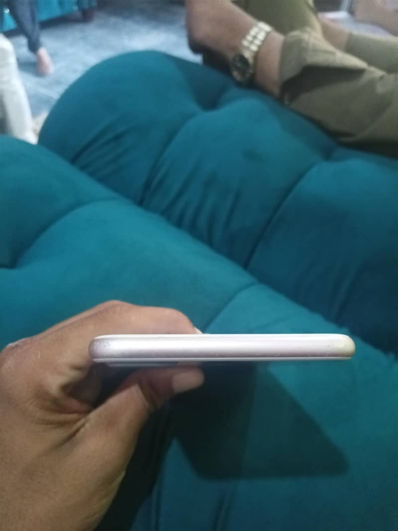 Apple iPhone 7 Plus 1