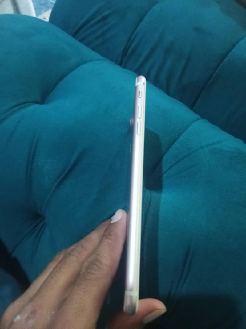 Apple iPhone 7 Plus 4