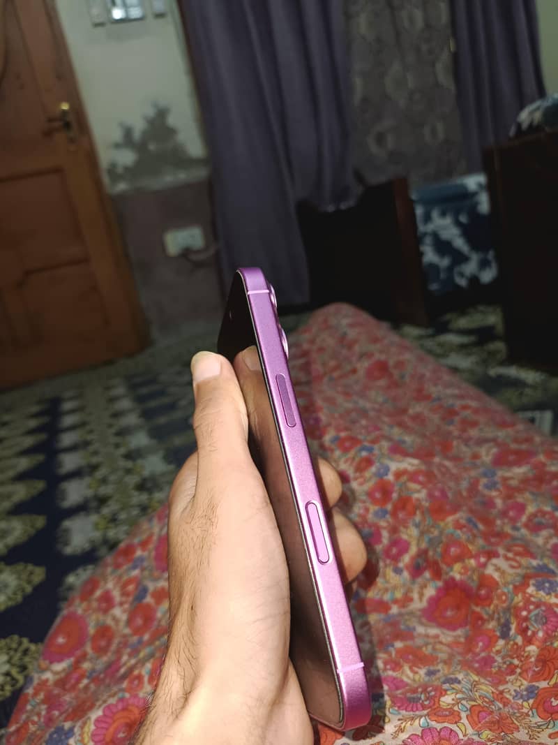 Apple iPhone 16 1