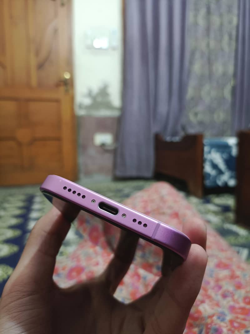 Apple iPhone 16 2