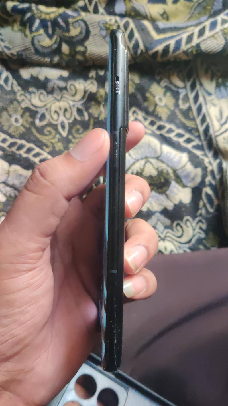 One Plus 10 Pro 4