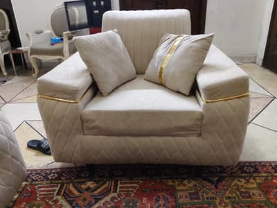 2 Sofa Sets of 3+2+1 and one center table