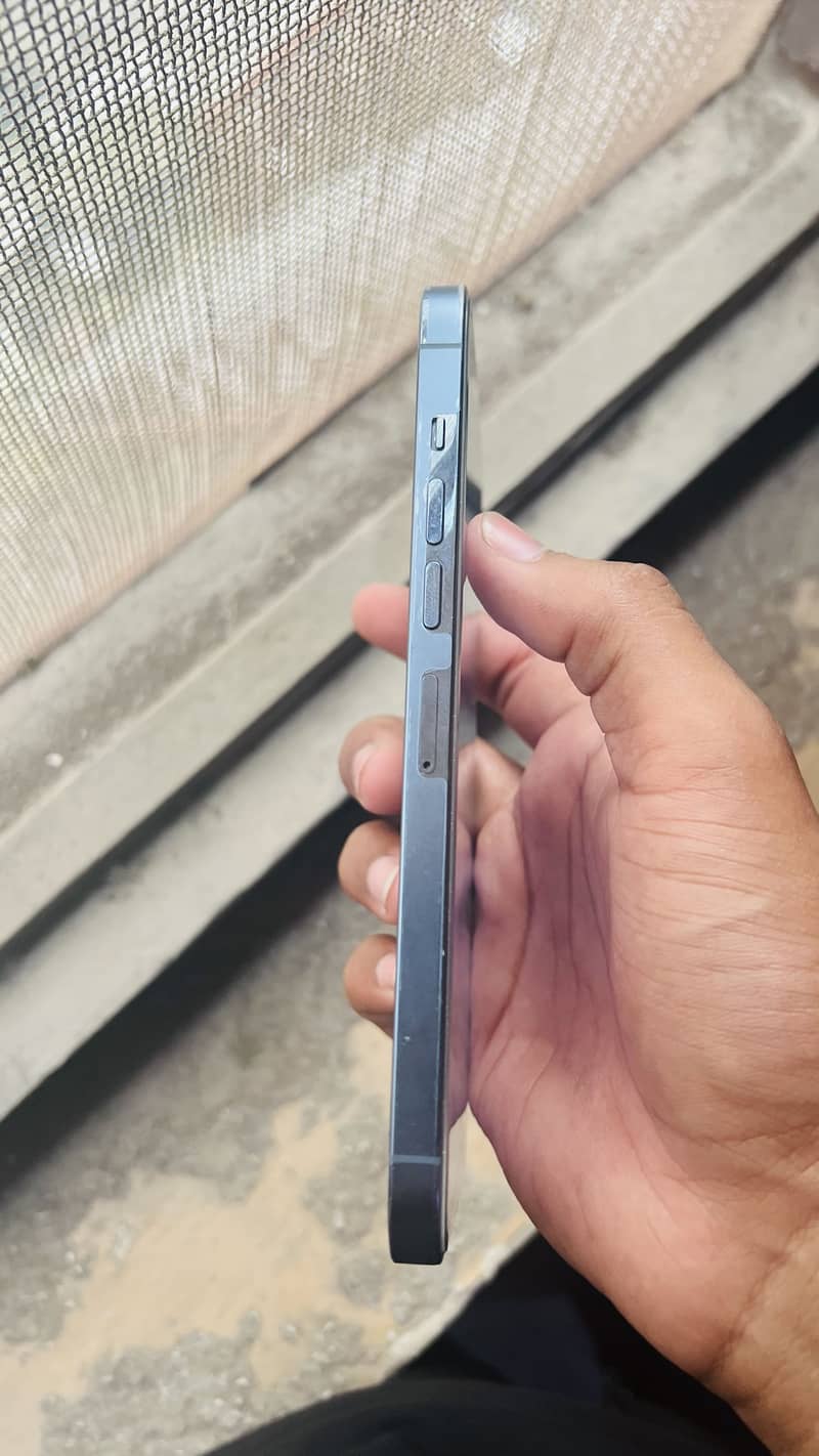 Apple iPhone 13 Pro Max 4
