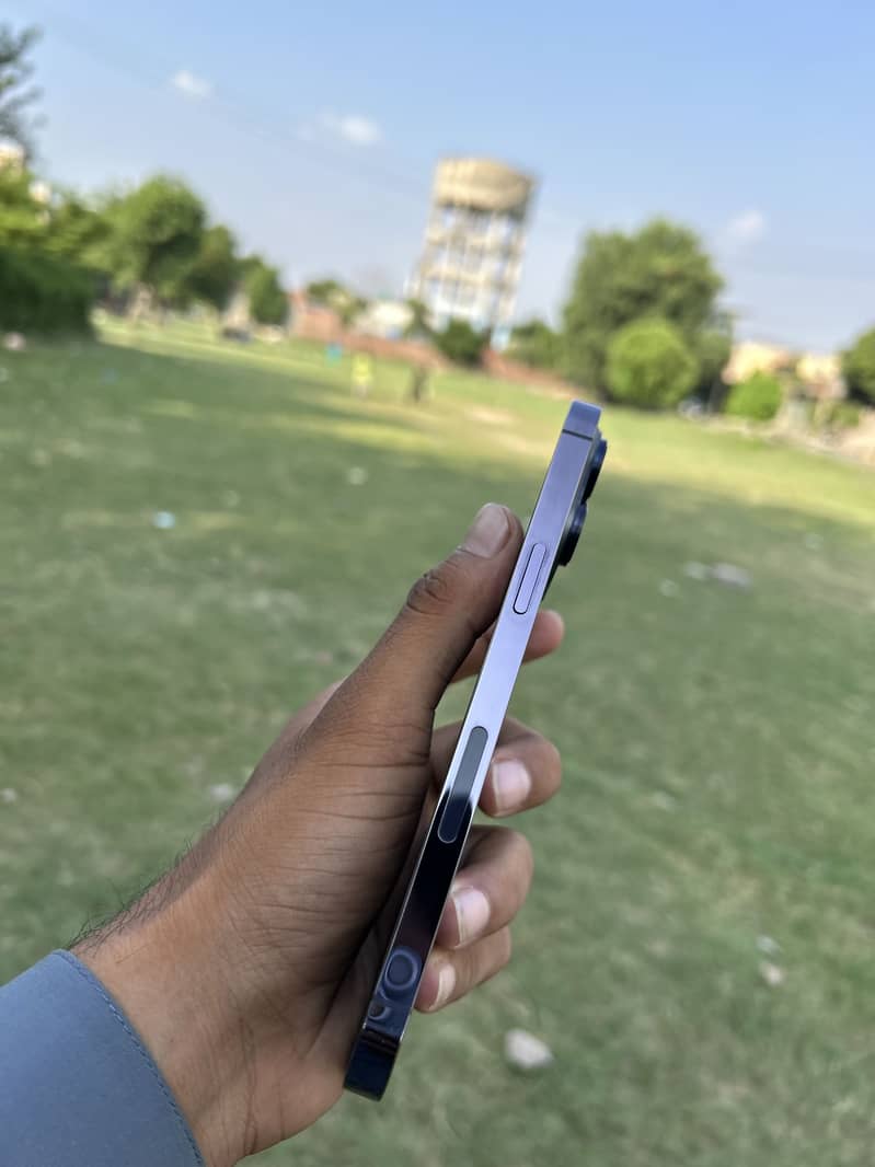Apple iPhone 14 Pro Max 1