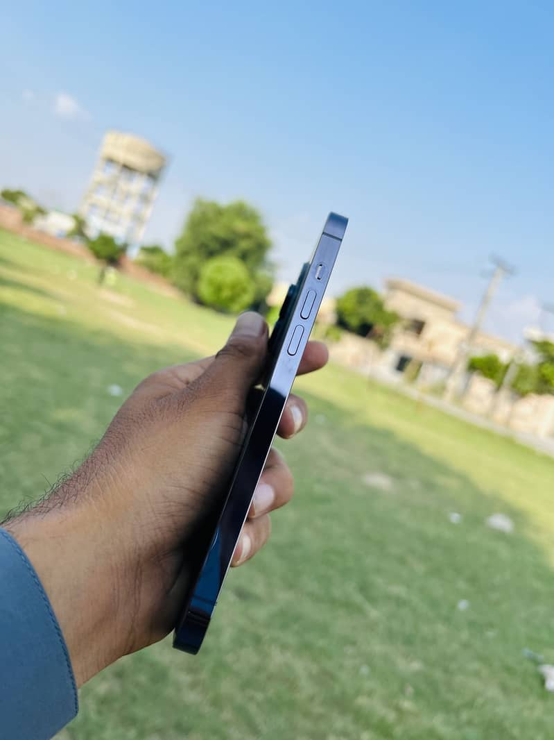 Apple iPhone 14 Pro Max 3