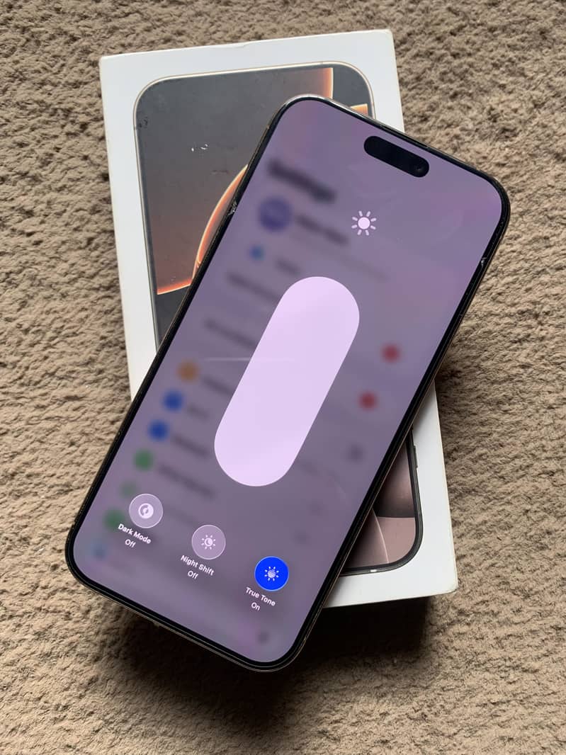 Apple iPhone 16 Pro Max 1