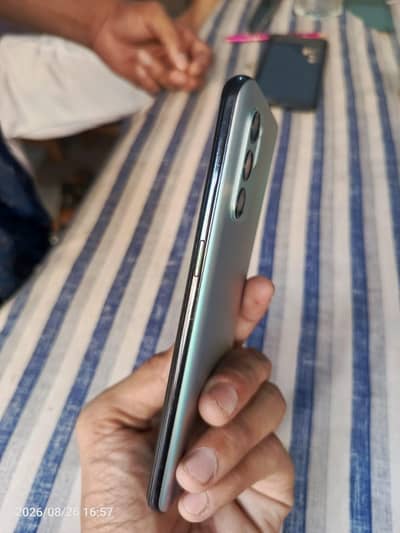 OPPO Reno6