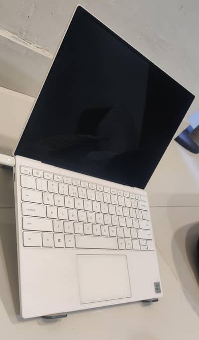 Dell XPS 13 9300 | i7 10th Gen | 16GB | 512GB | 4K OLED Touch | 11 Pro