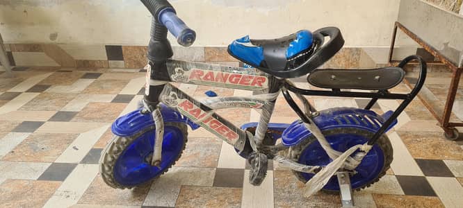 KID CYCLE FOR SALE GUD CONDITION 1 TO 5 YEAR