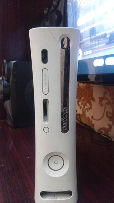 Xbox 360 250gb With New Controller.