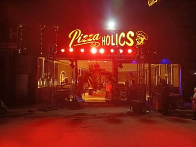 pizza holics restaurant