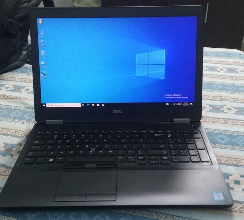 Dell Latitude E5570 1