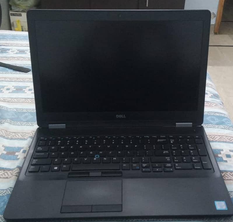 Dell Latitude E5570 2