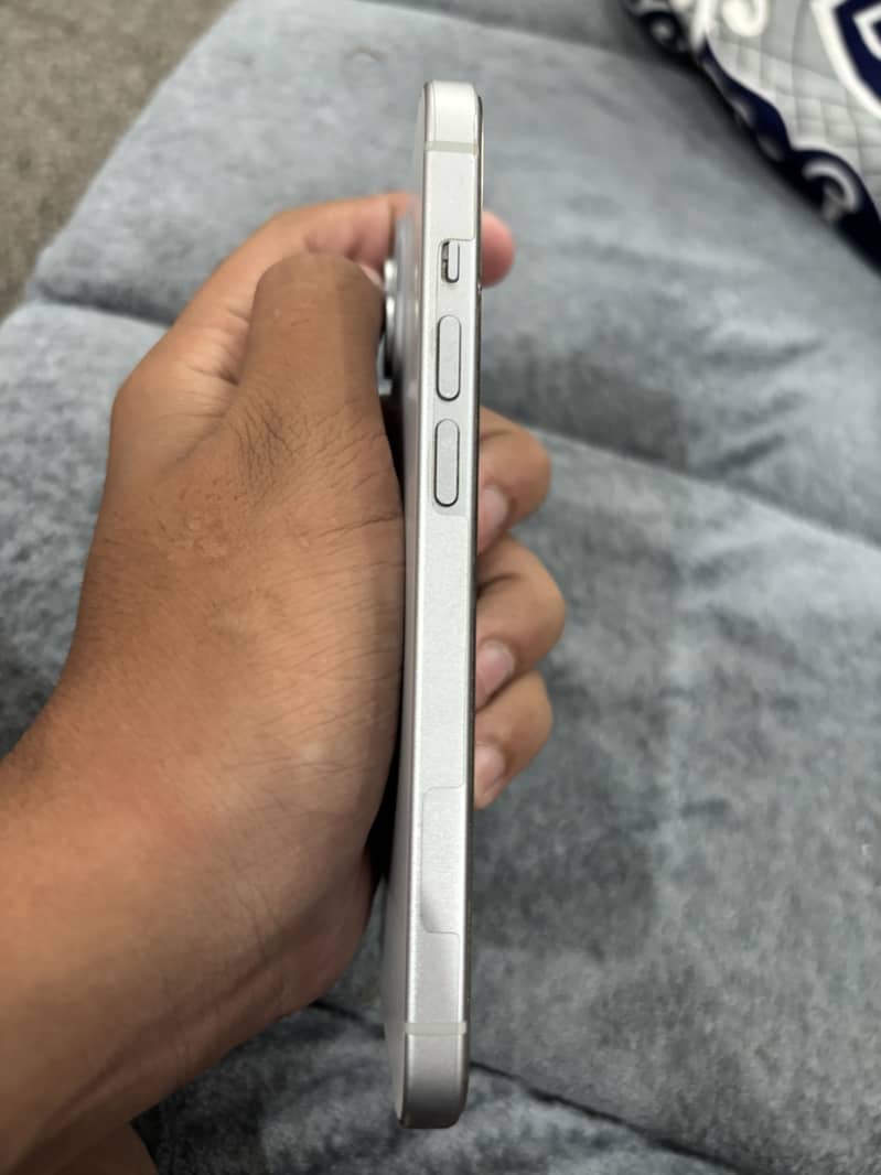 Apple iPhone 15 5
