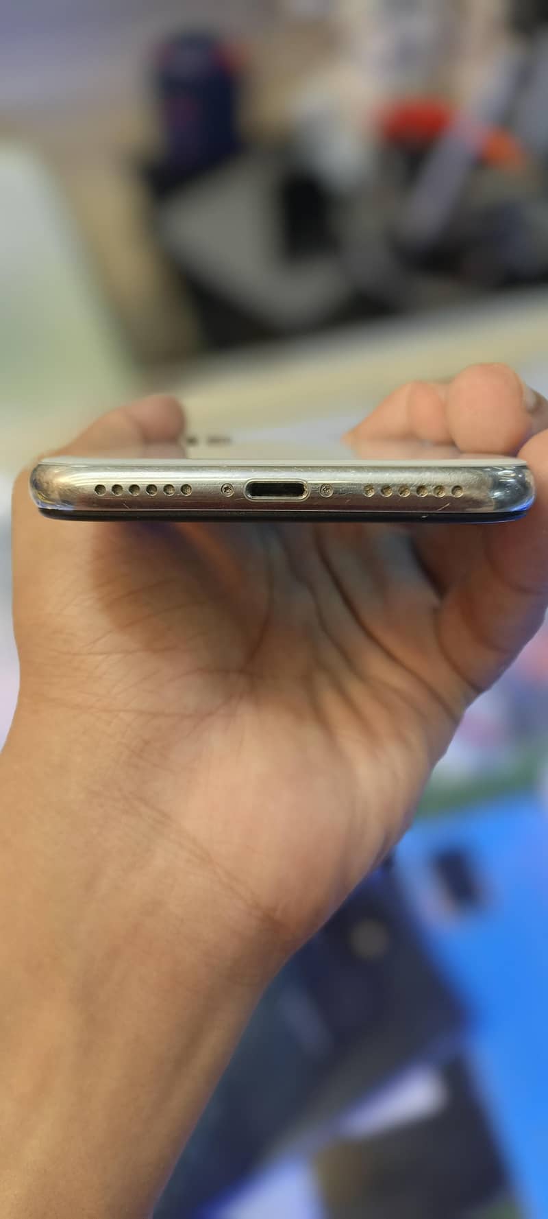 Apple iPhone X 4