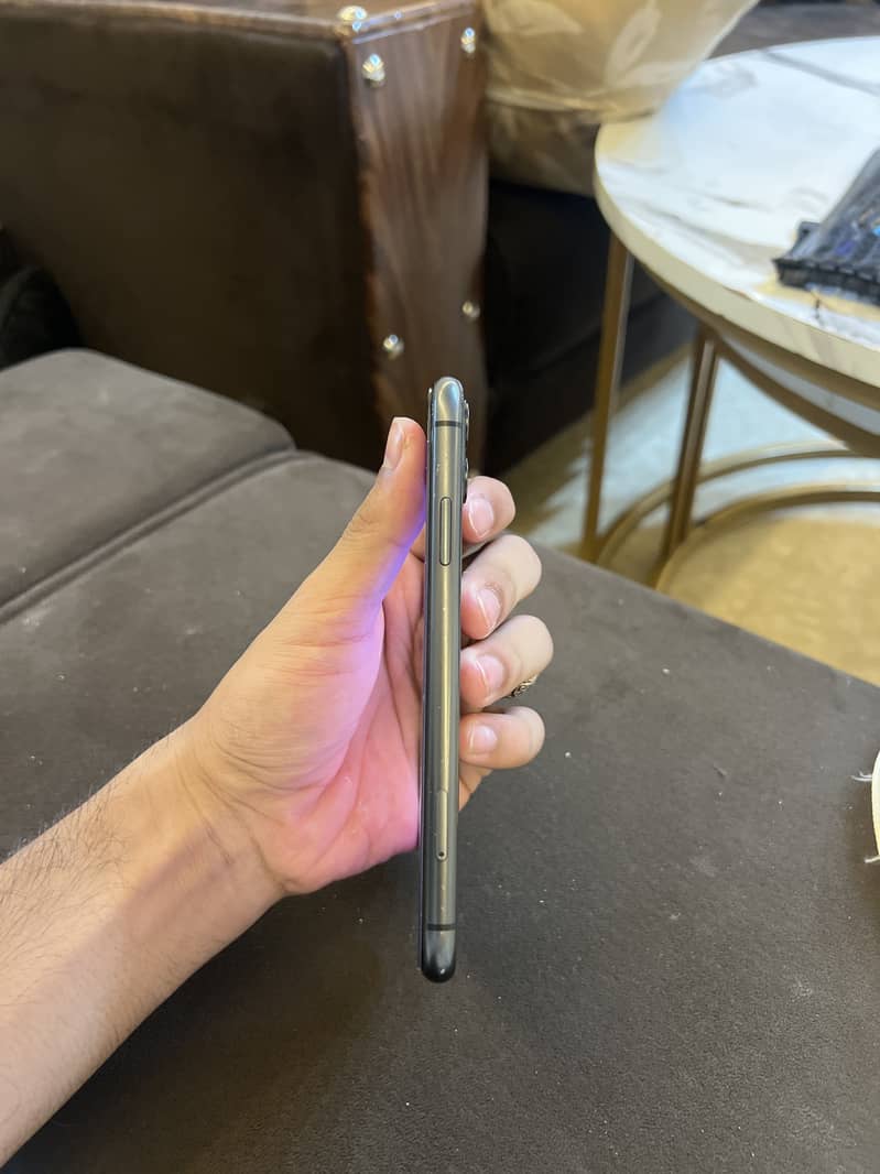 Apple iPhone 11 5