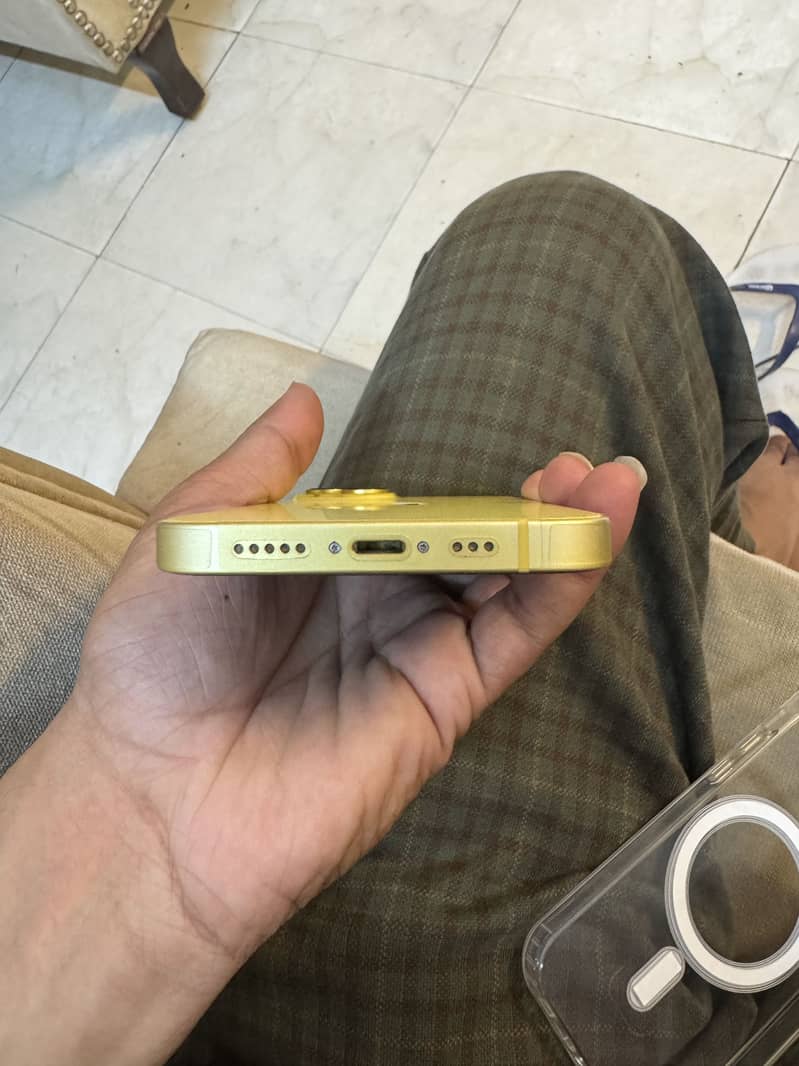 Apple iPhone 14 5