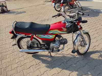 Honda CD 70 red color