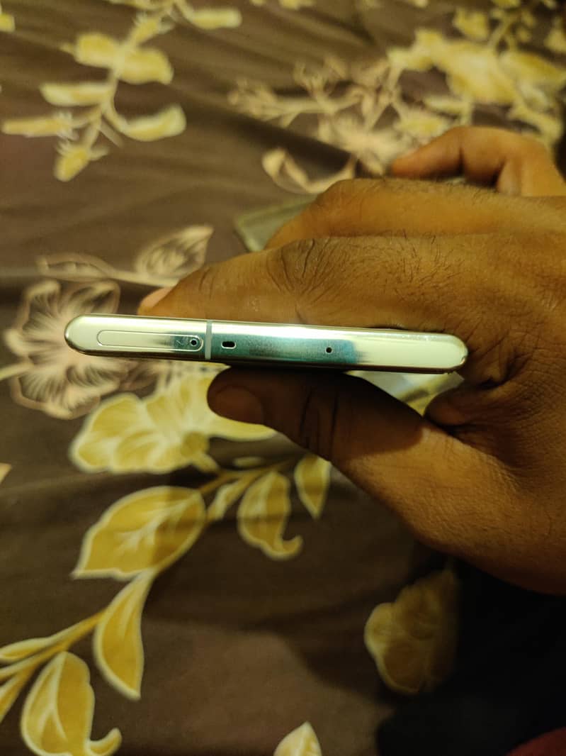 Samsung Mobile Note10 Pro 3