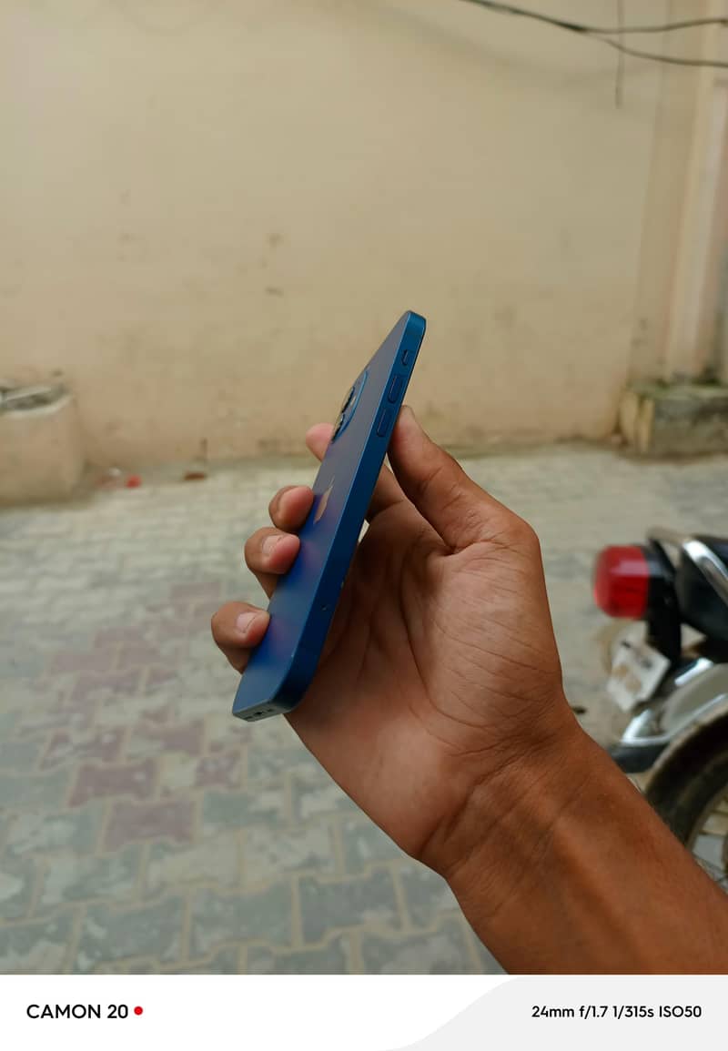 Apple iPhone 12 3