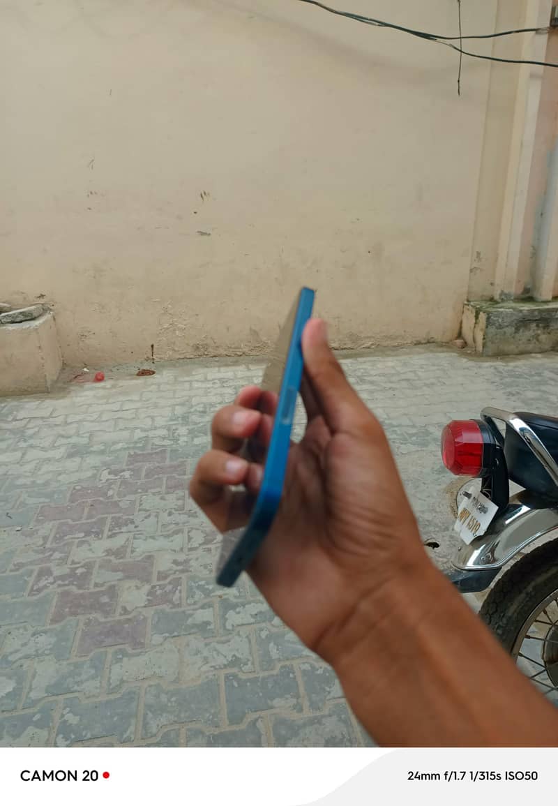 Apple iPhone 12 5
