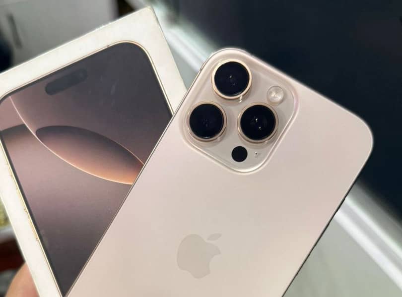 Apple iPhone 16 Pro Max 6