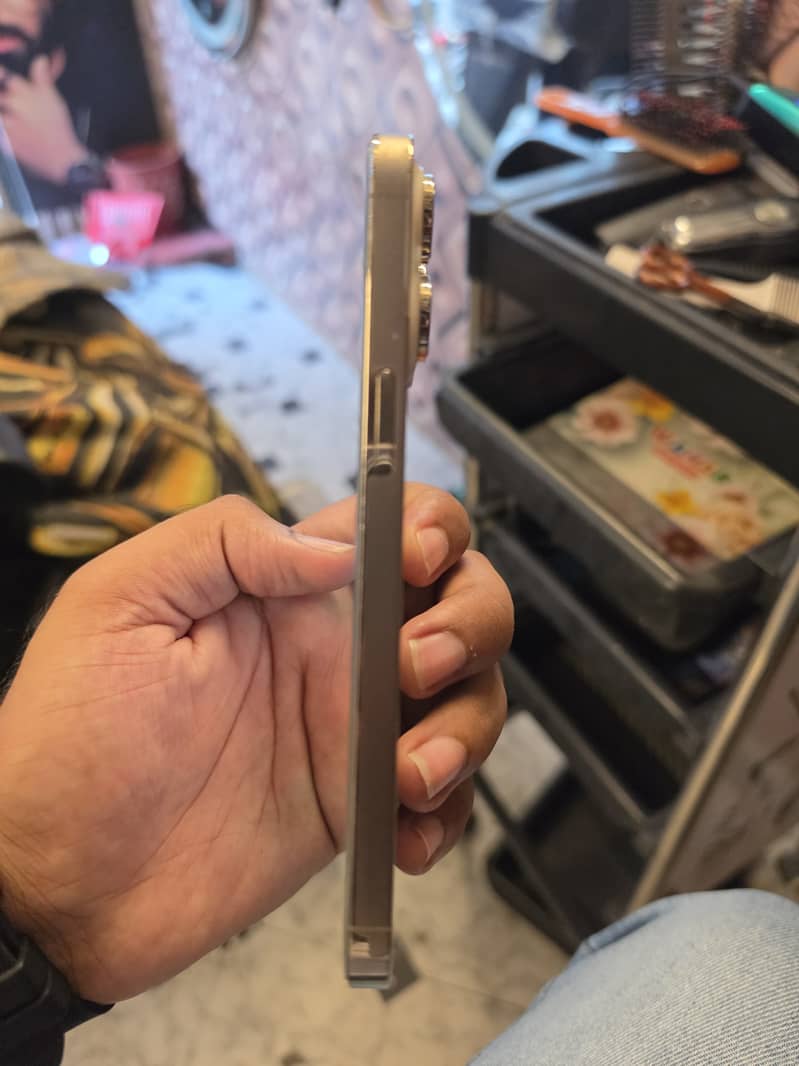 Apple iPhone 14 Pro Max 1