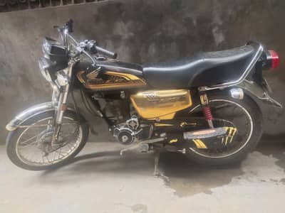 Honda CG 125 Soecial Edition Gold 2025