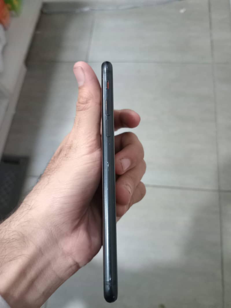 Apple iPhone 7 2