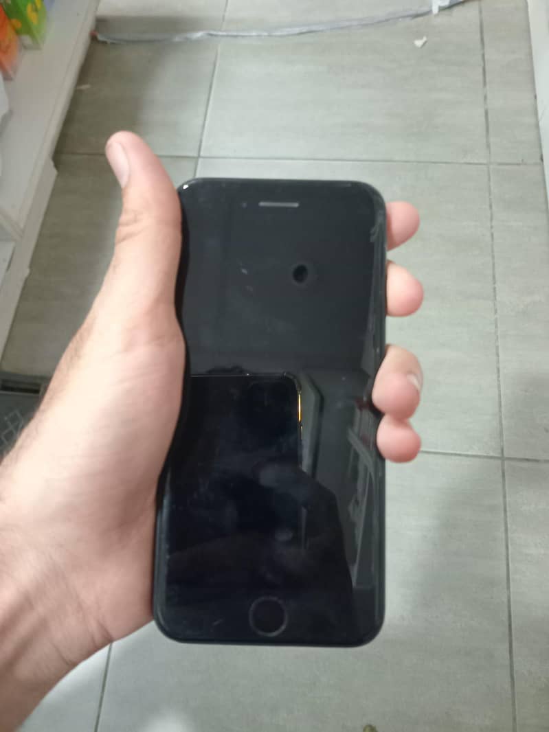 Apple iPhone 7 4