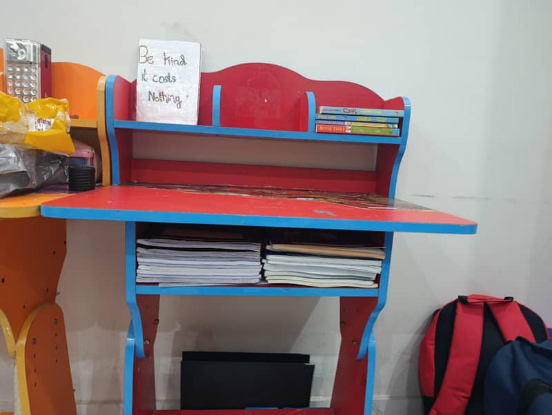 Kid's Study Table 1