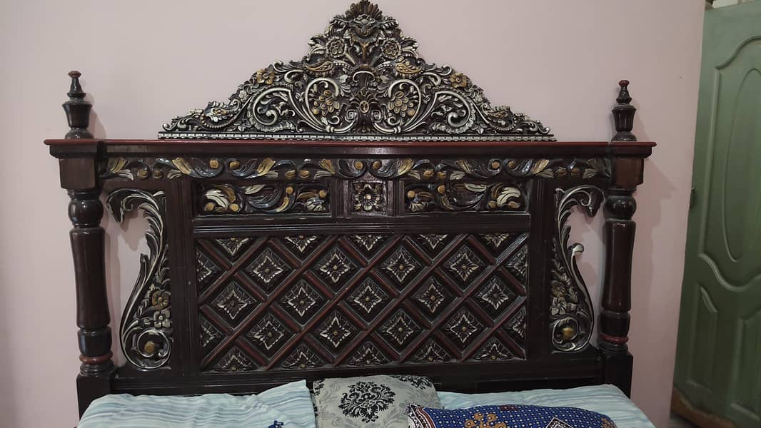 Bed sofa saif and table set 0