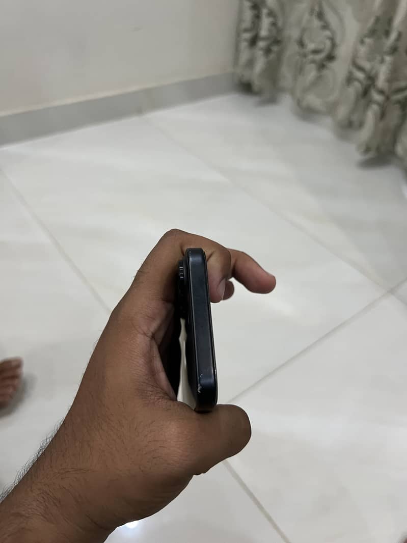 IPHONE 16 JV 3