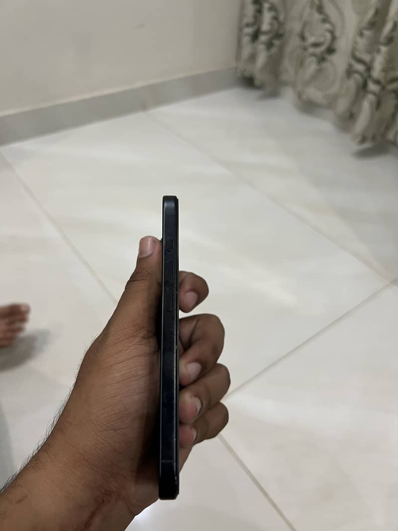 IPHONE 16 JV 4
