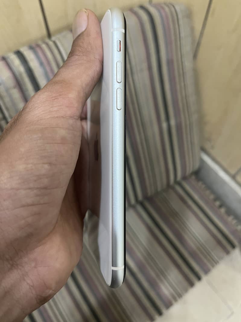 Apple iPhone 11 2