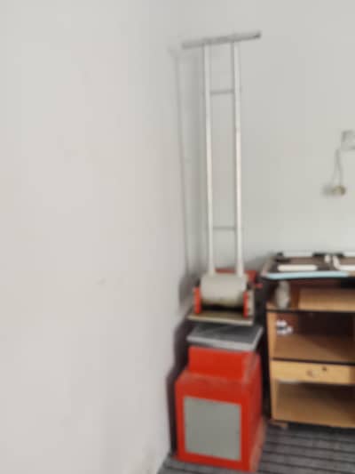 Manual cutting press machine