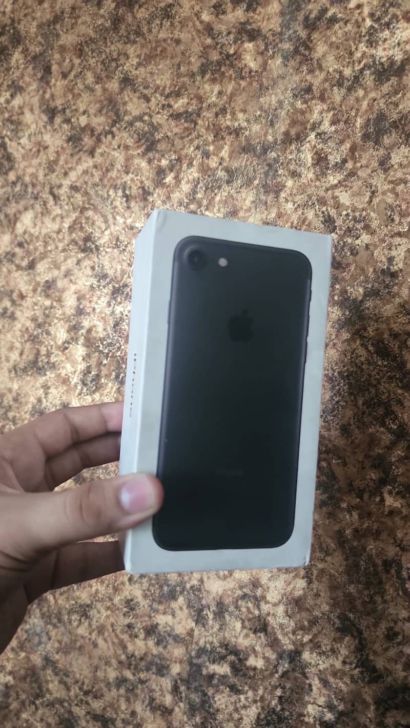 Apple iPhone 7 1