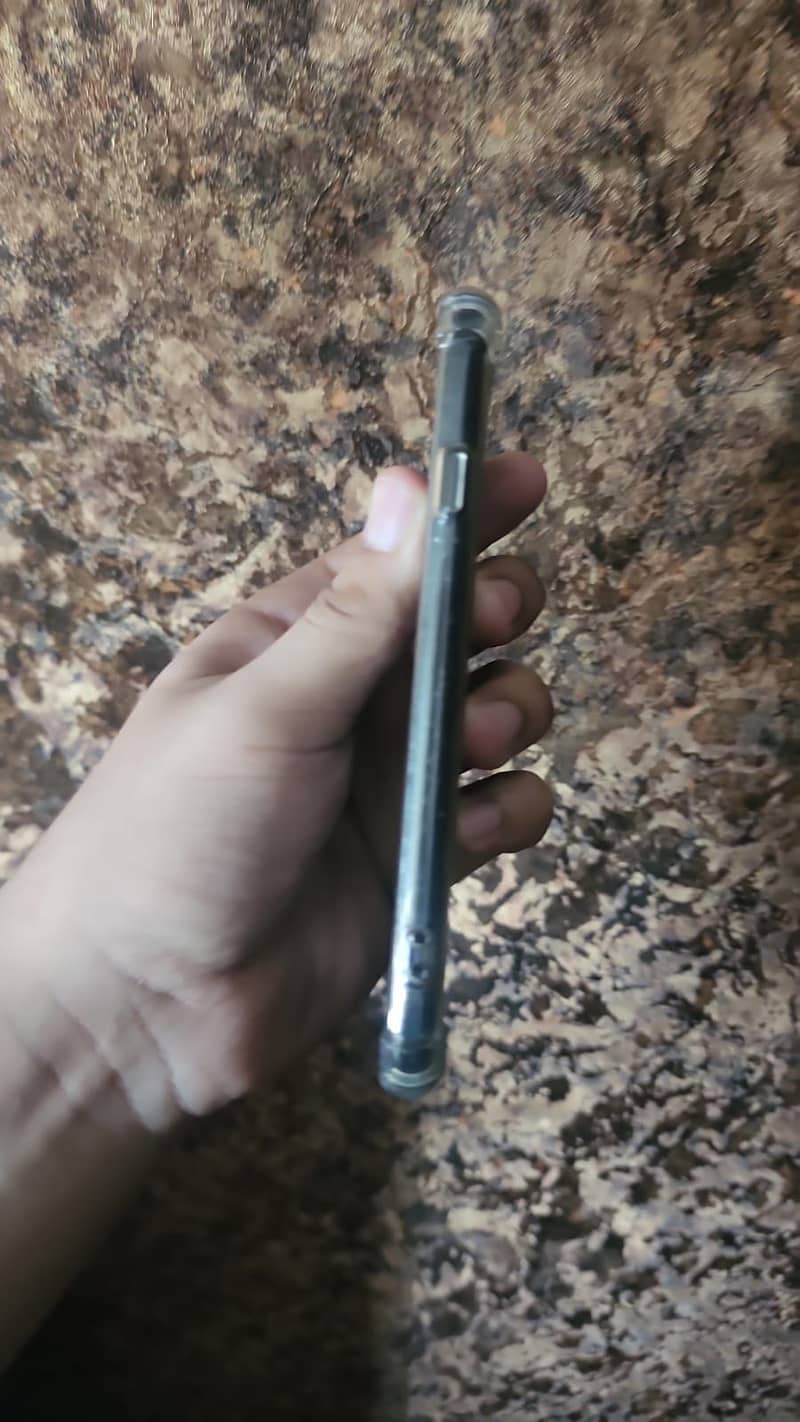Apple iPhone 7 3